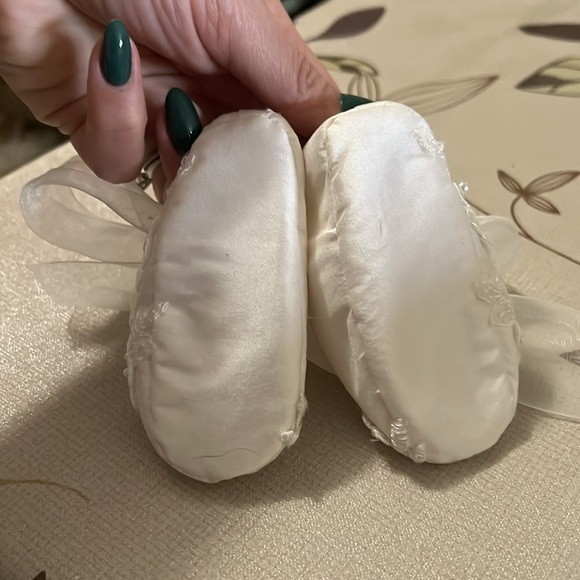 L'Pety Canar Special Occasion Infantwear - Picture 5 of 6